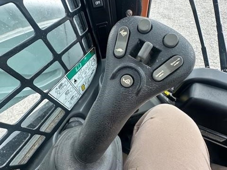 2023-bobcat-t595-image-22