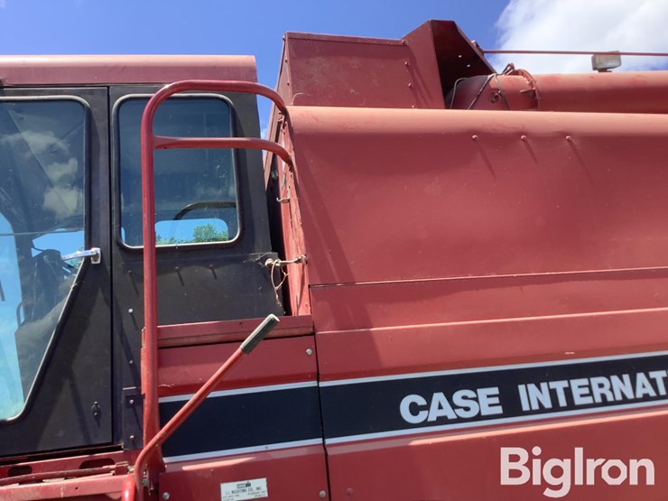 1990-case-ih-1660-image-14