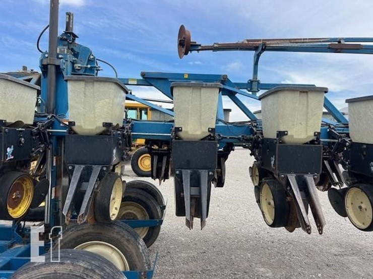 kinze-2600-image-12