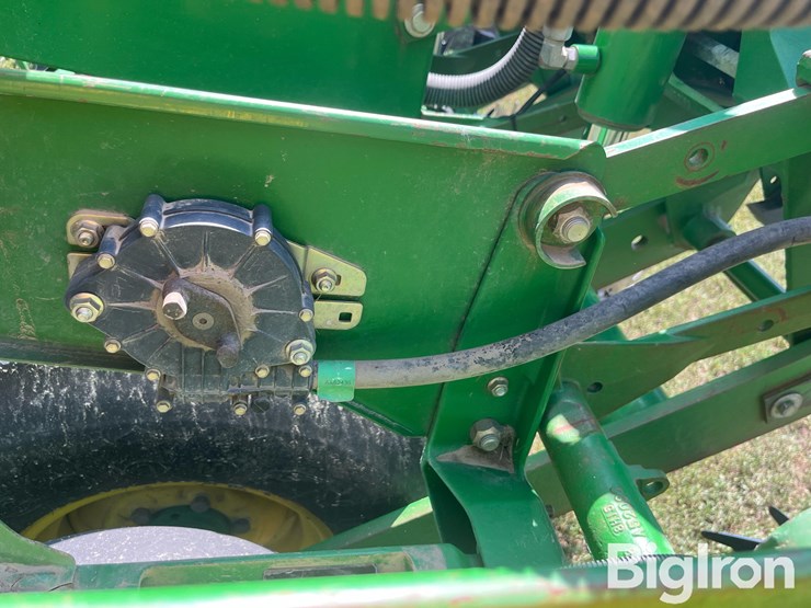 2010-john-deere-1770nt-image-17