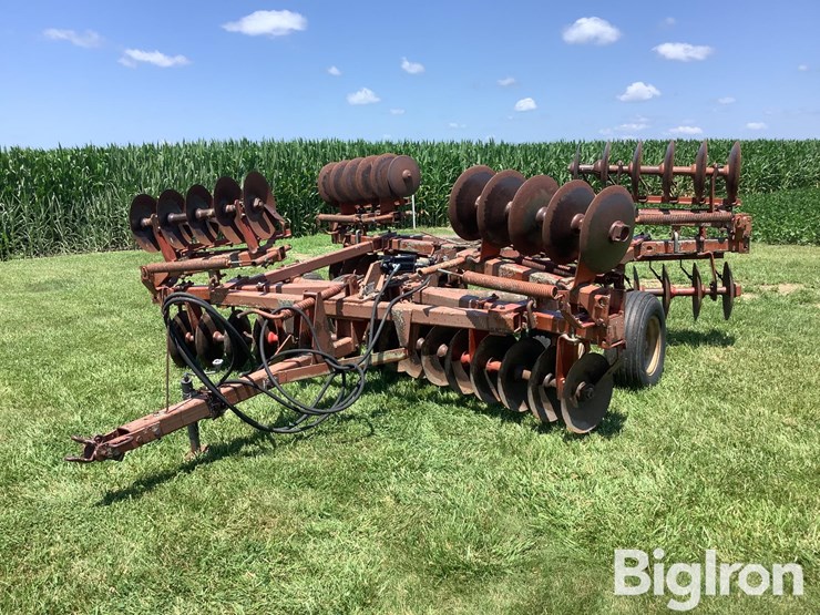 massey-ferguson-620-image-1