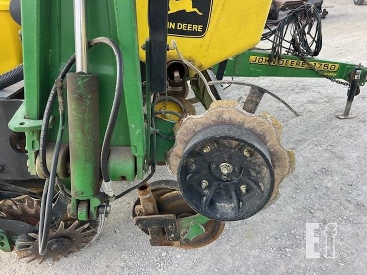 john-deere-1750-image-34