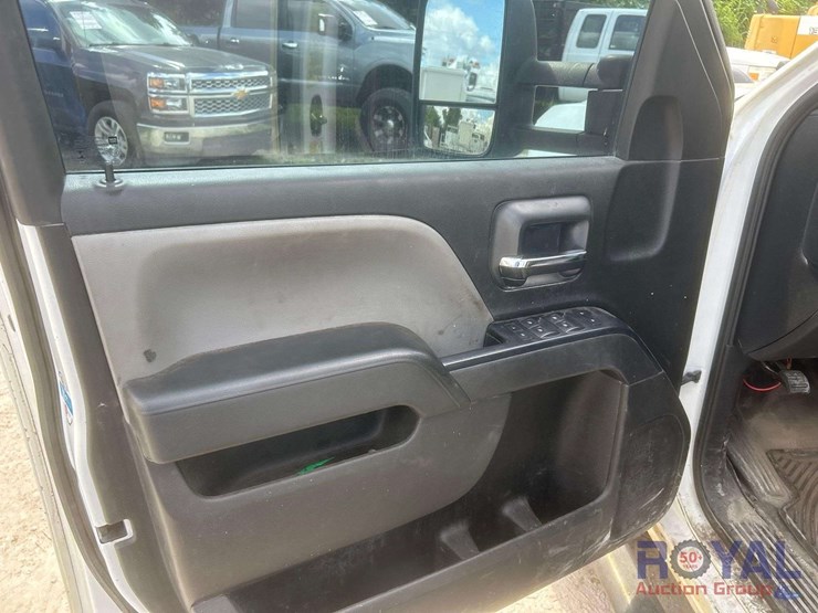 2019-chevrolet-silverado-image-13