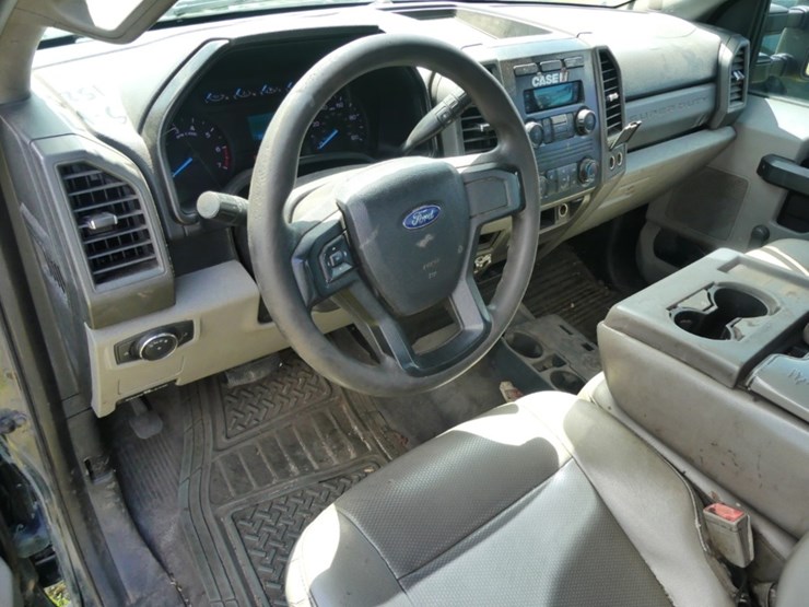 2019-ford-f350-xl-image-14