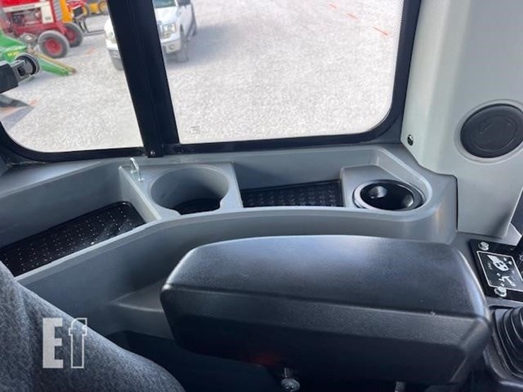 2021-deere-850l-wlt-image-54