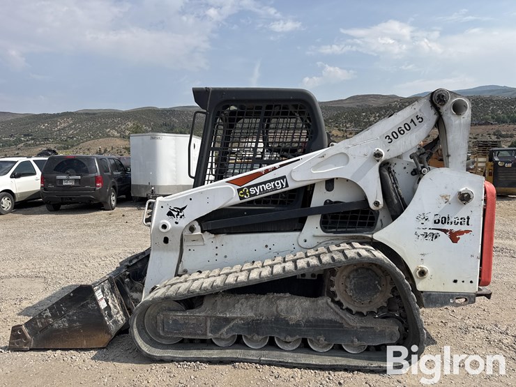2019-bobcat-t740-image-8