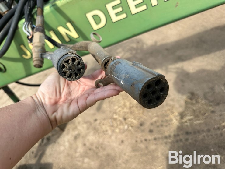 john-deere-7200-image-11