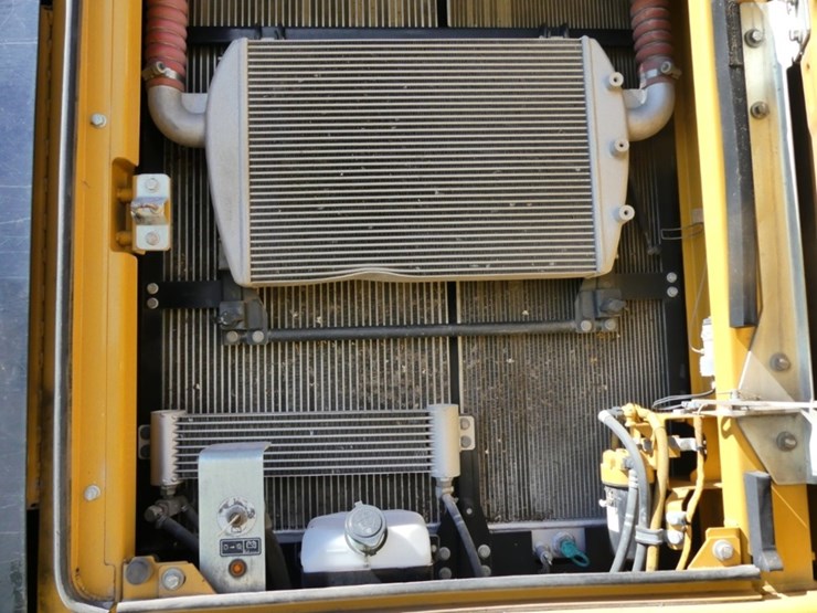 caterpillar-330fl-image-8