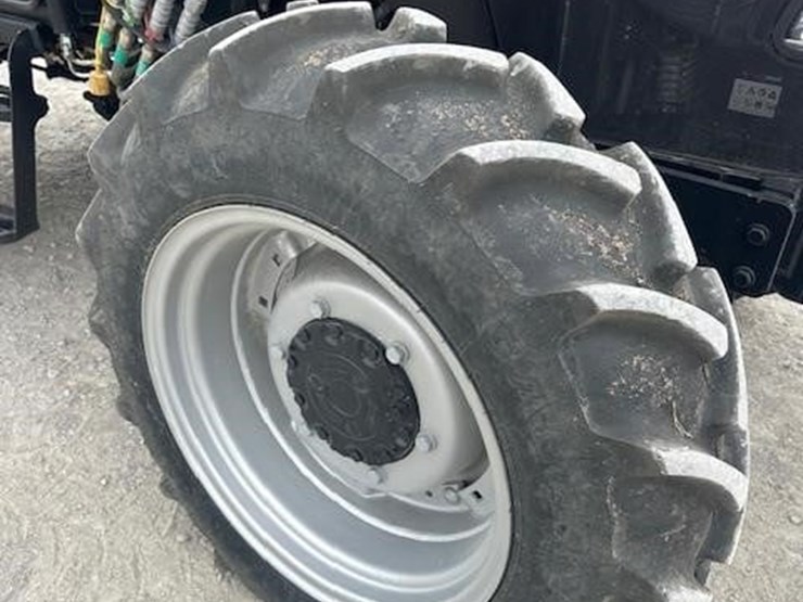 2021-case-ih-farmall-75a-image-15