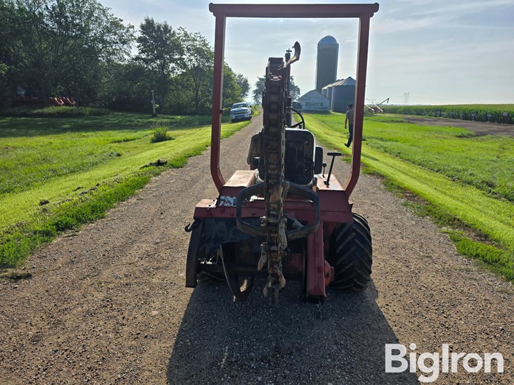ditch-witch-2300-image-6