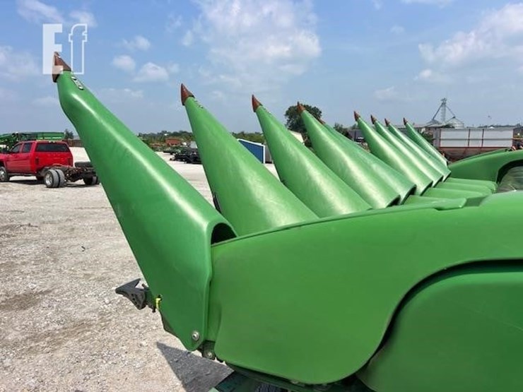 2009-john-deere-608c-image-11