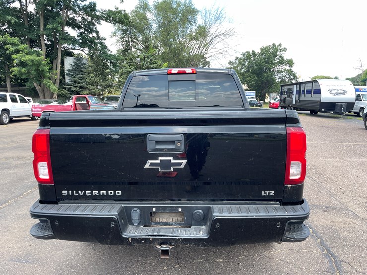 2018-chevrolet-silverado-1500-z71-image-21