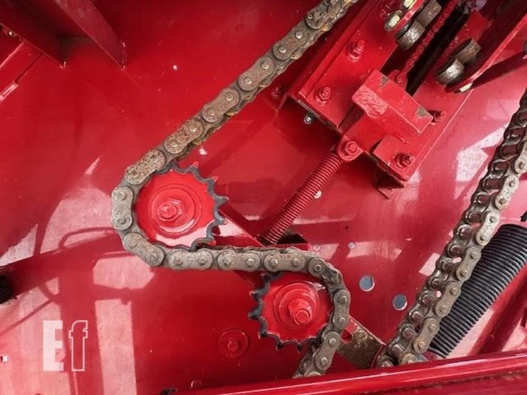 2010-new-holland-br7090-image-14