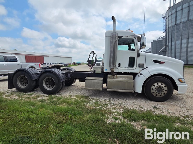 2012-peterbilt-386-image-4