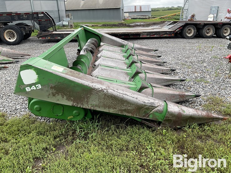 1982-john-deere-643-image-4
