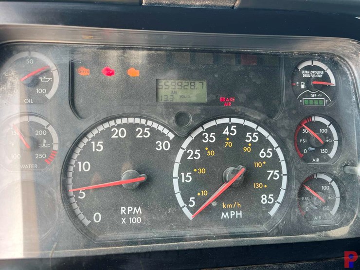 2012-freightliner-cascadia-125064st-t/a-60”-sleeper-truck-image-11