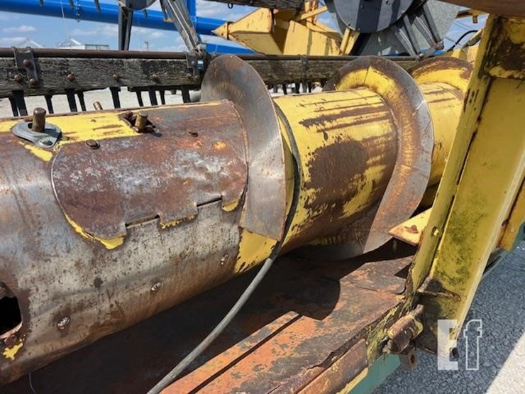 new-holland-tr85-image-80