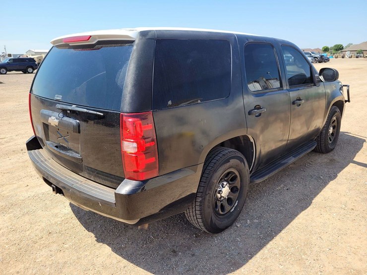 2010-chevrolet-tahoe-ls-image-3