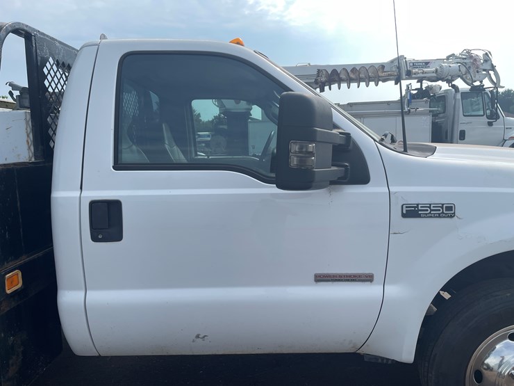 2003-ford-f550-image-14