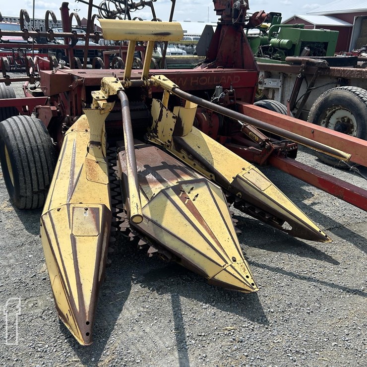 NEW HOLLAND 890