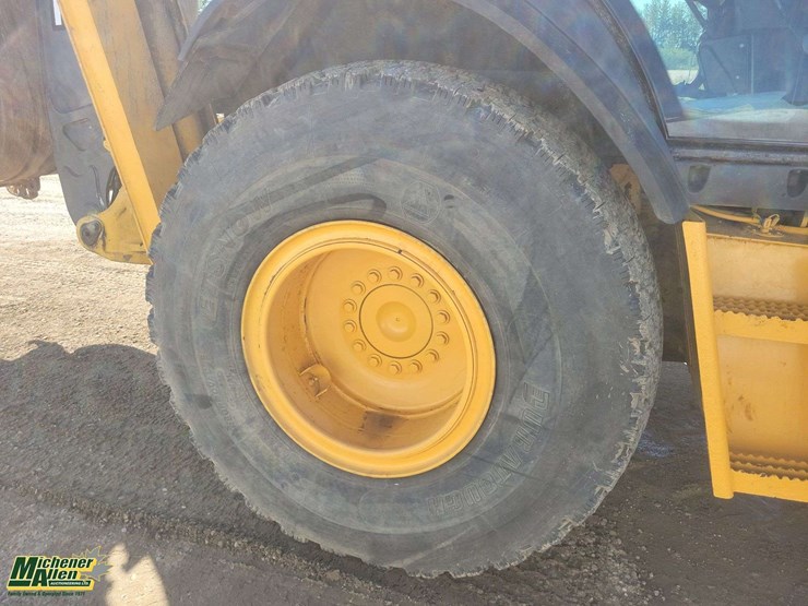 2011-deere-710j-image-32