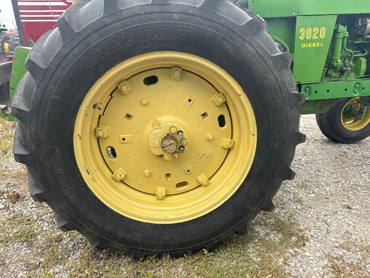 1969-john-deere-3020-image-23