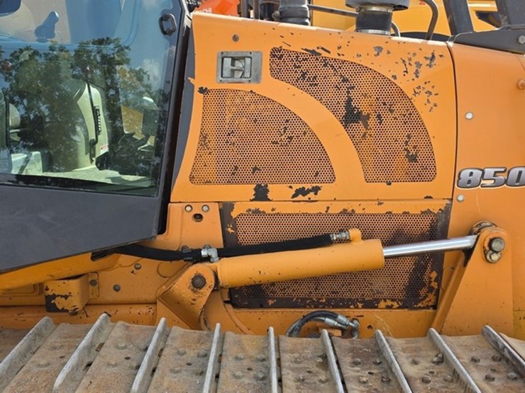2012-case-850l-xlt-image-34