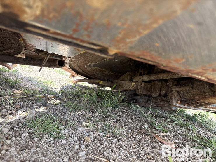 2010-john-deere-678-image-15