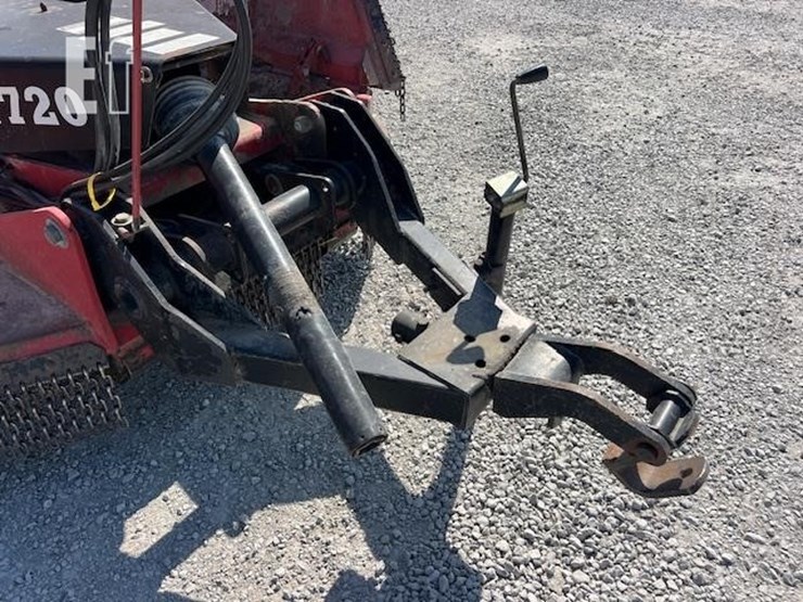 bush-hog-2720-image-10
