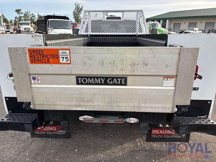 2018-ram-3500-reading-service-truck-with-liftgate-image-18