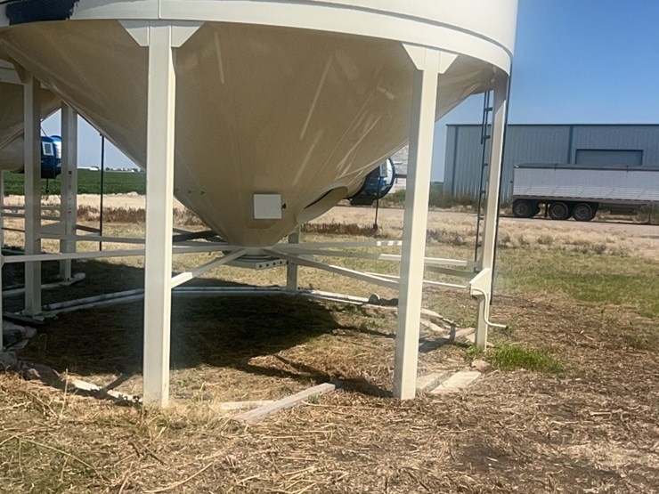 concept-5,000-bushel-hopper-bin,-fully-equipped-with-agi-grainguard-bin-fan-with-7.5-hp-three-phase-electric-motor-image-26