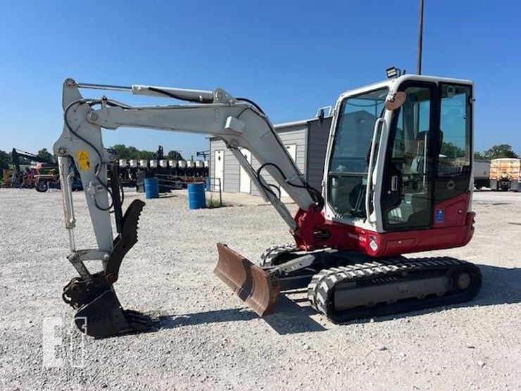 takeuchi-tb235-2-image-1