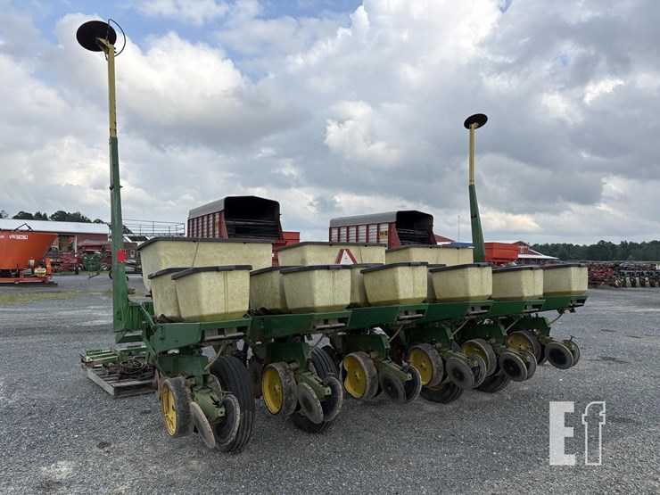 john-deere-7000-image-3
