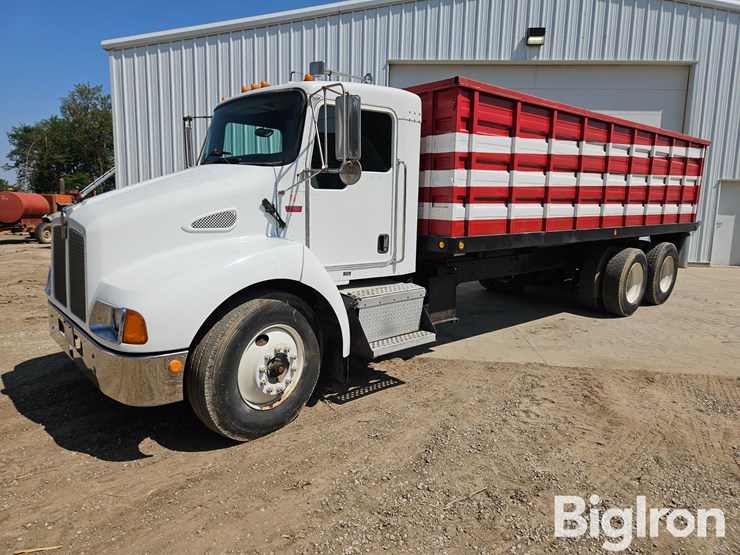 2004-kenworth-t300-image-1
