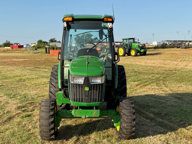 john-deere-4052r-image-2