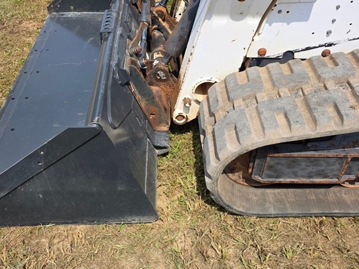 2022-bobcat-t770-image-31