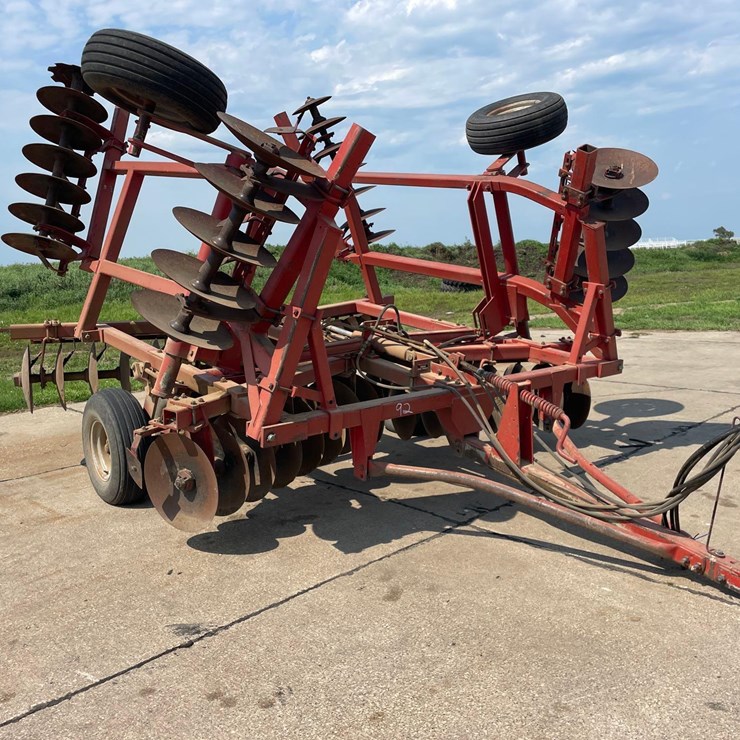 MASSEY-FERGUSON 820