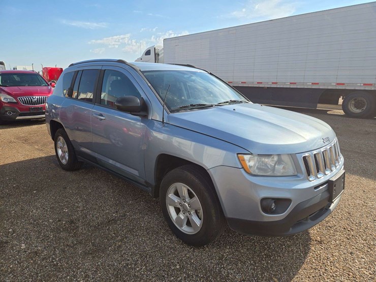 2013-jeep-compass-sport-image-2