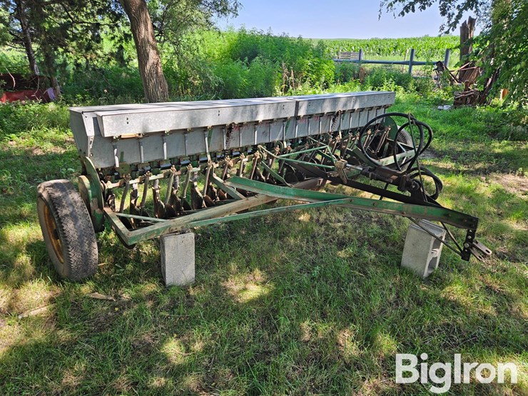 john-deere-b-image-3