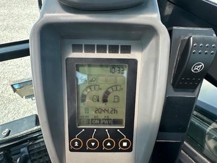 2014-deere-35g-image-26