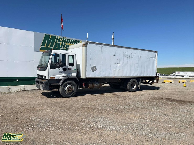2007-gmc-t7500-image-1
