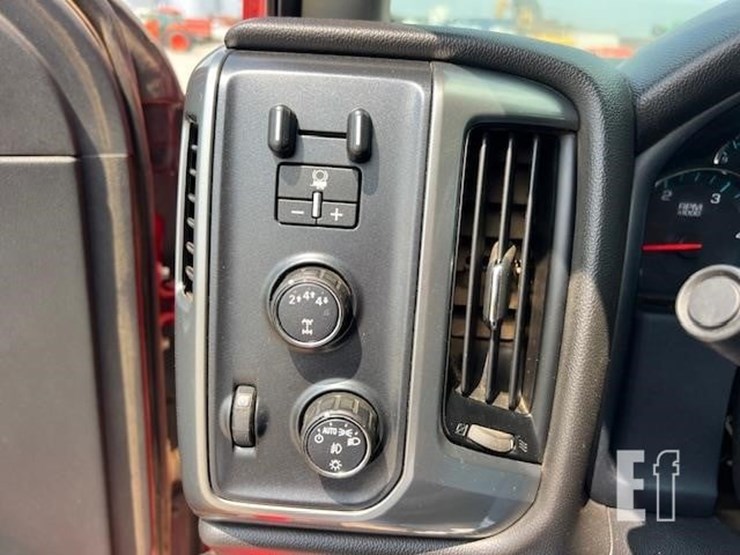 2018-chevrolet-silverado-3500hd-image-47