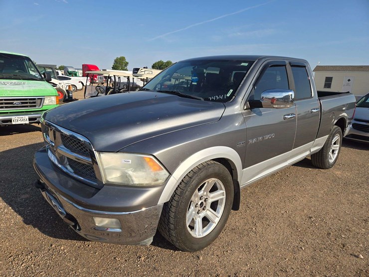 2012-ram-1500-laramie-image-1