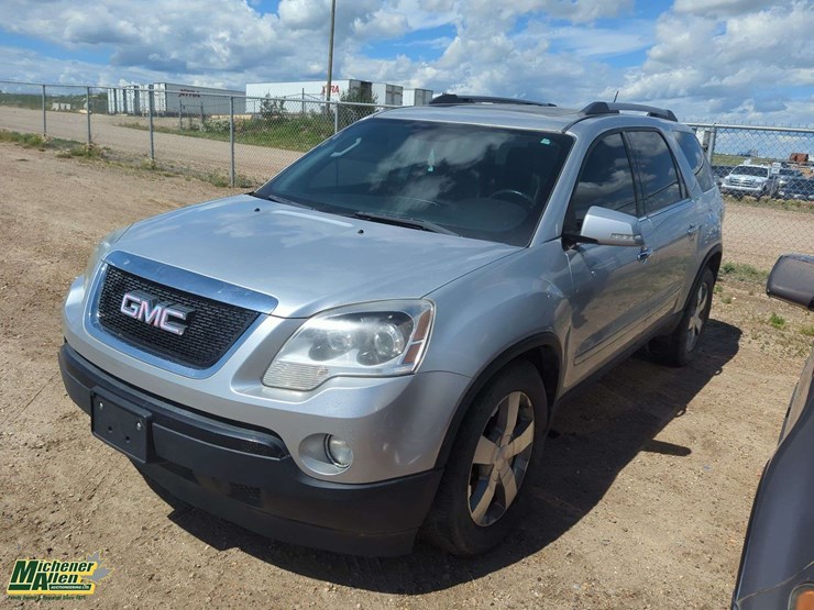2011-gmc-acadia-image-1