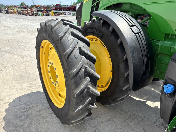 2018-john-deere-8400r-image-44