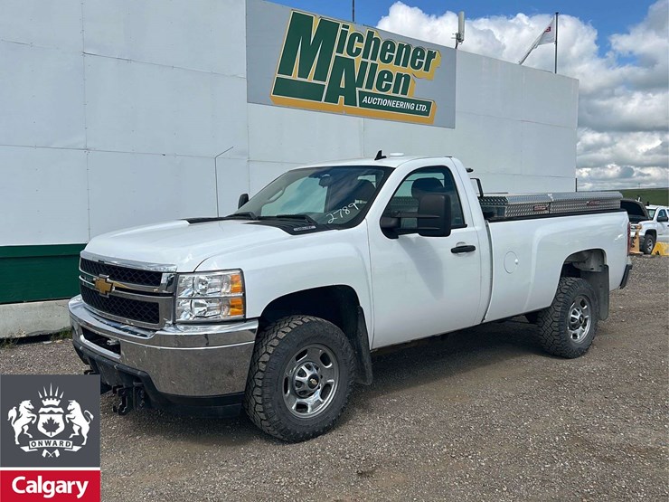 2013-chevrolet-silverado-2500hd-ls-image-1