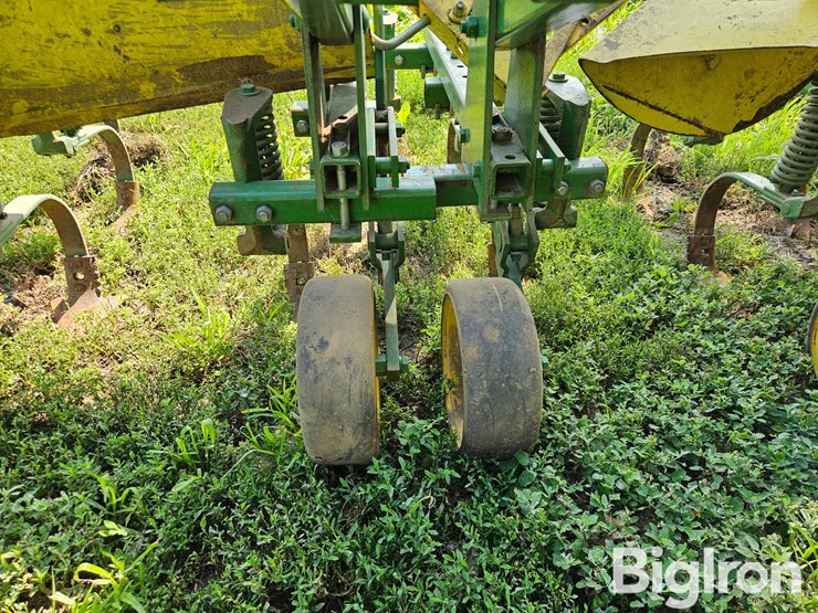 john-deere-825-image-11