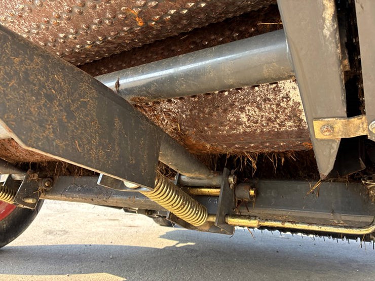 claas-rollant-260-image-42