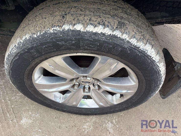 2011-ford-f150-platinum-image-26