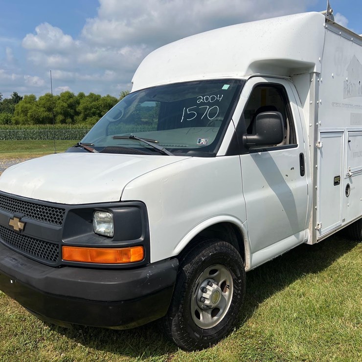 2004 UTILITY Van